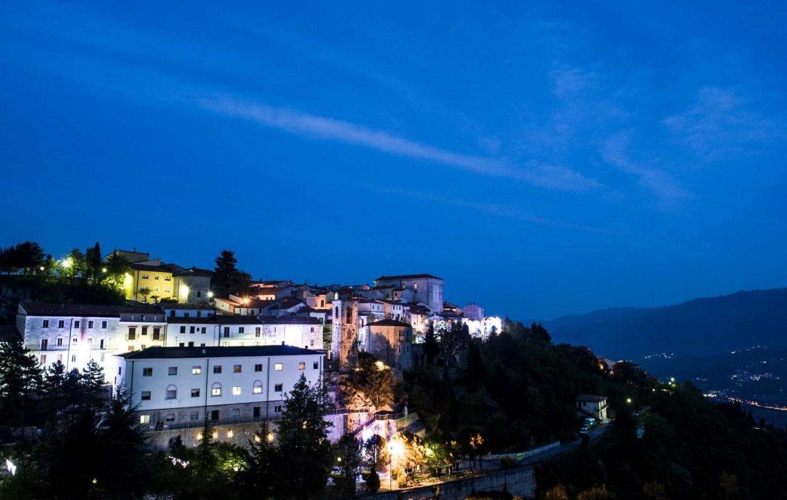 Meridiana Santa Maria del Molise Esterno foto